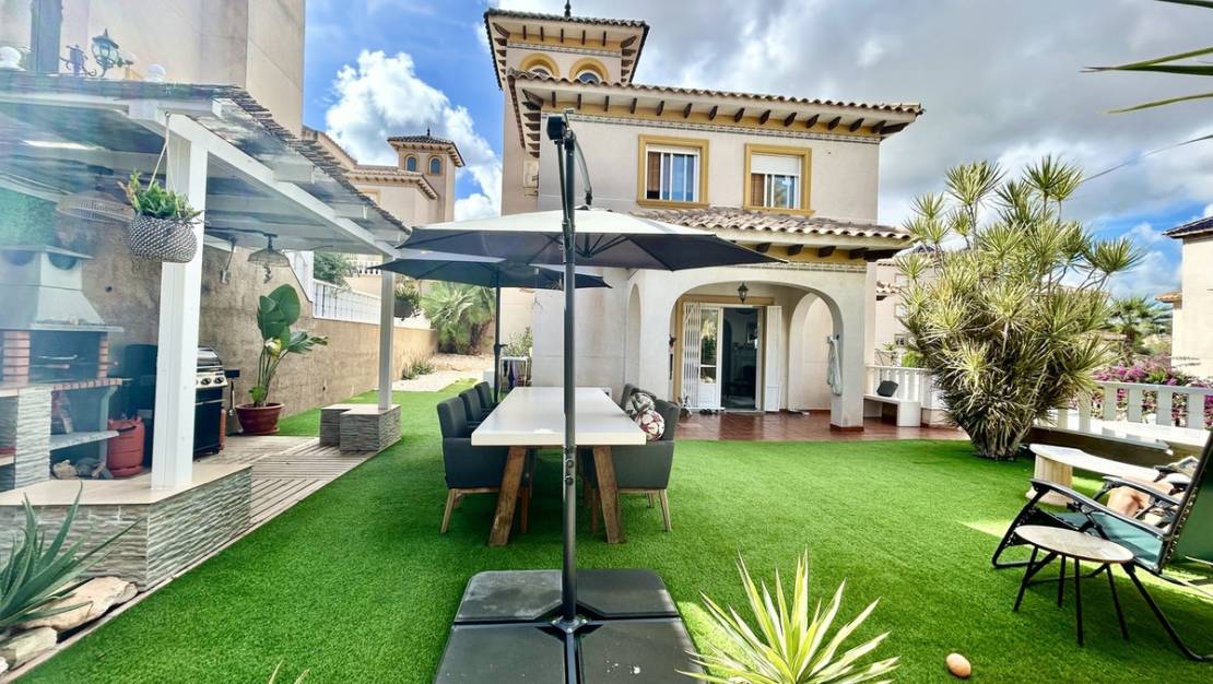 Sale - Villa - Orihuela - Villamartin