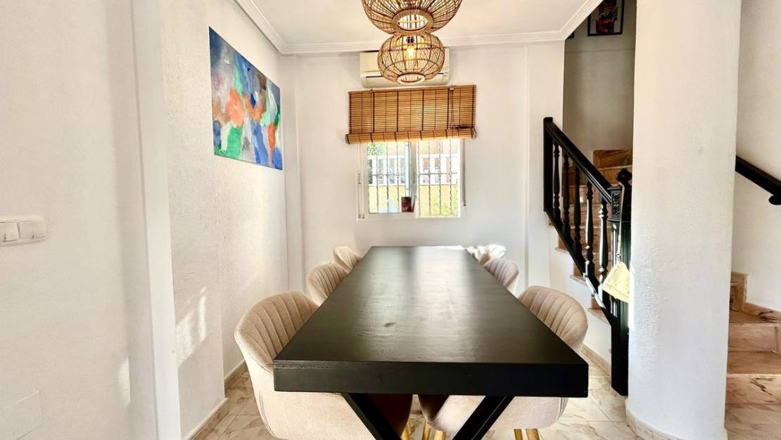 Sale - Villa - Orihuela - Villamartin