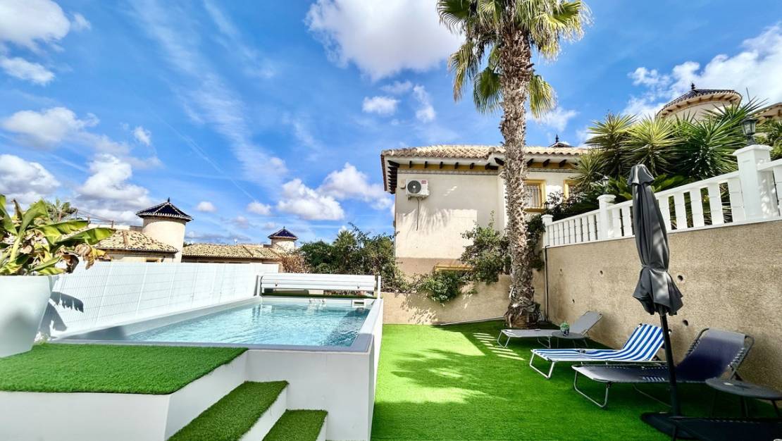 Sale - Villa - Orihuela - Villamartin