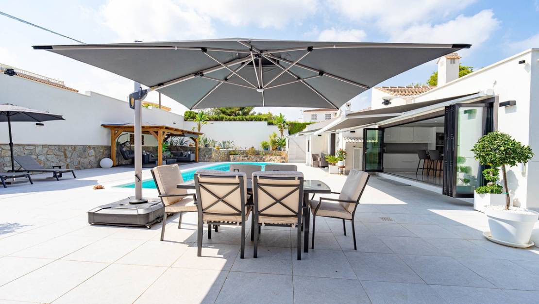 Sale - Villa - Orihuela - Villamartin