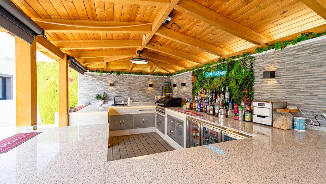 Sale - Villa - Orihuela - Villamartin