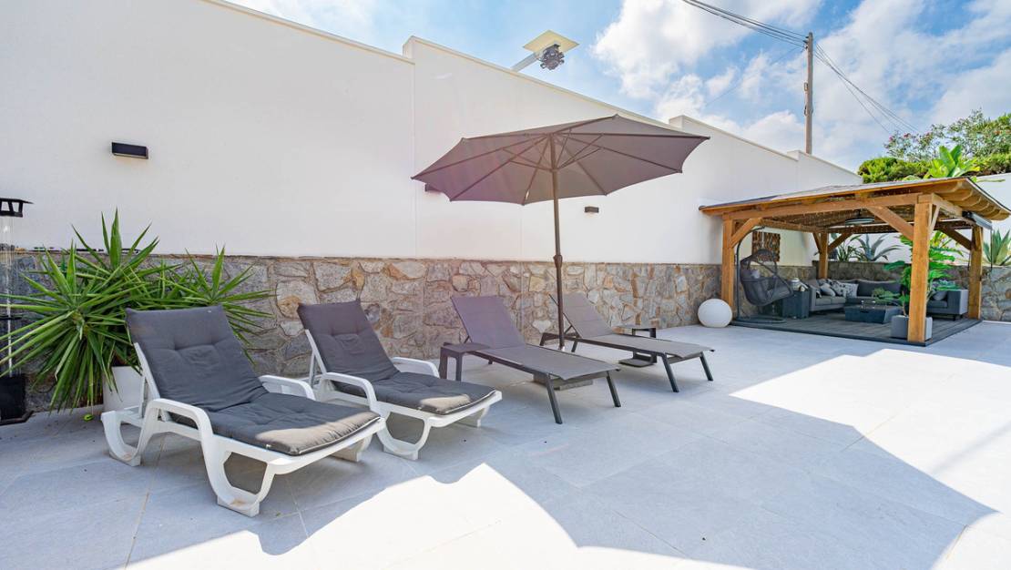 Sale - Villa - Orihuela - Villamartin