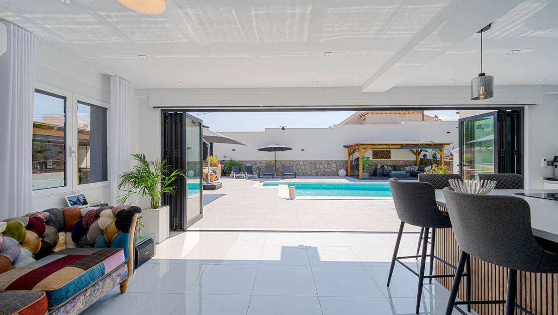 Sale - Villa - Orihuela - Villamartin