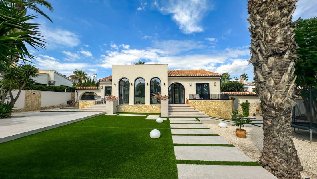 Sale - Villa - Orihuela - Villamartin