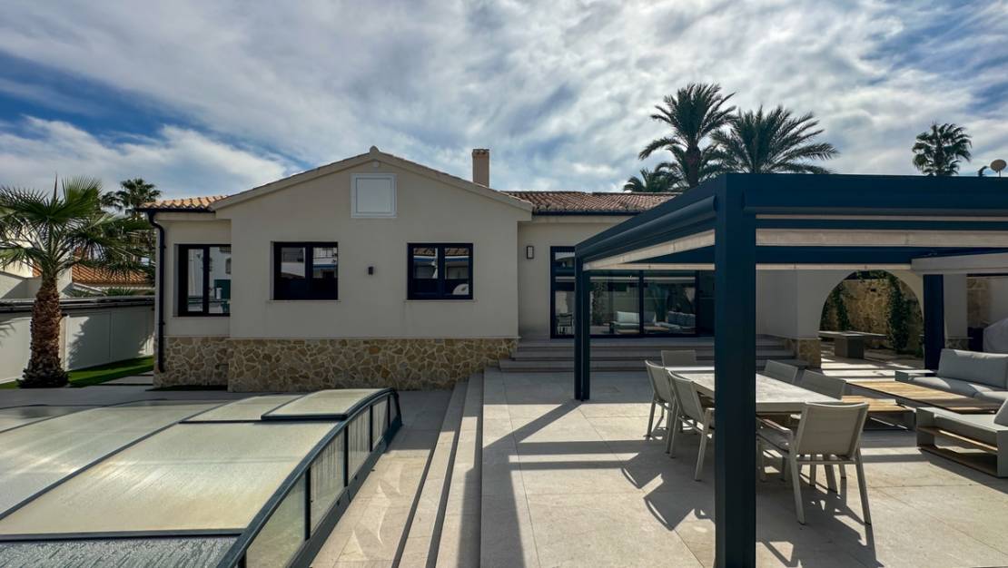 Sale - Villa - Orihuela - Villamartin