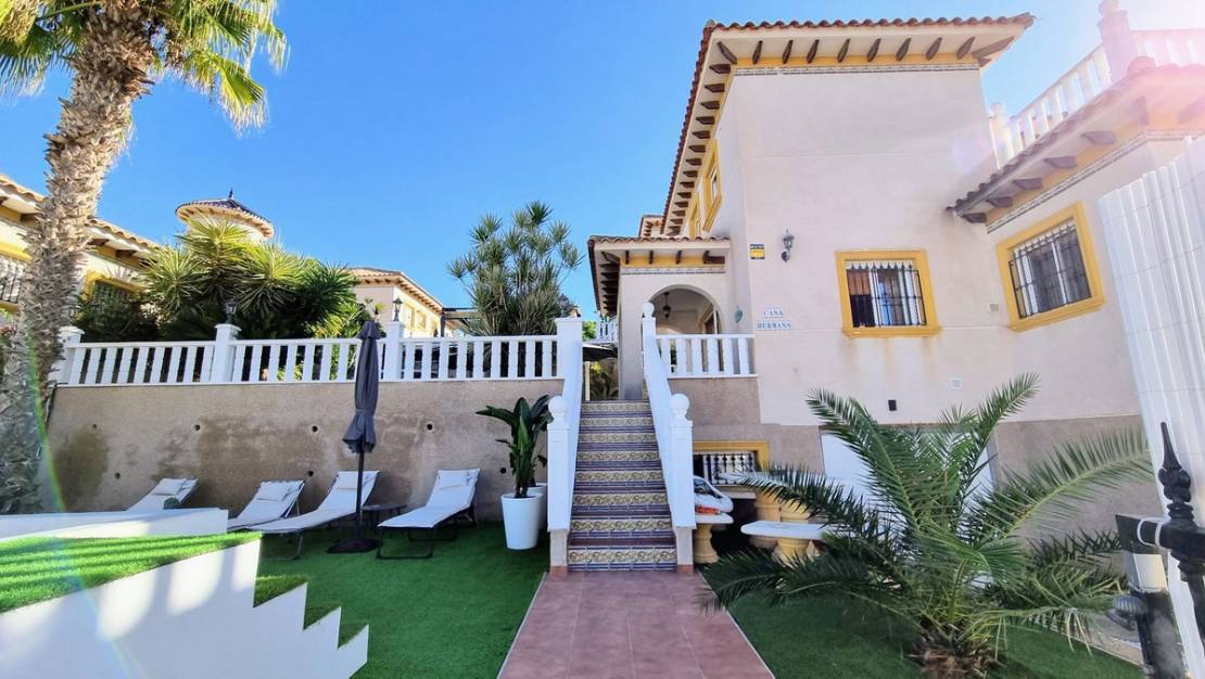 Sale - Villa - Orihuela - Villamartin