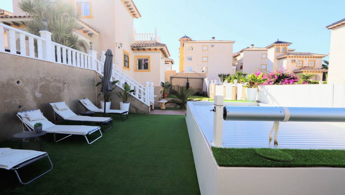Sale - Villa - Orihuela - Villamartin