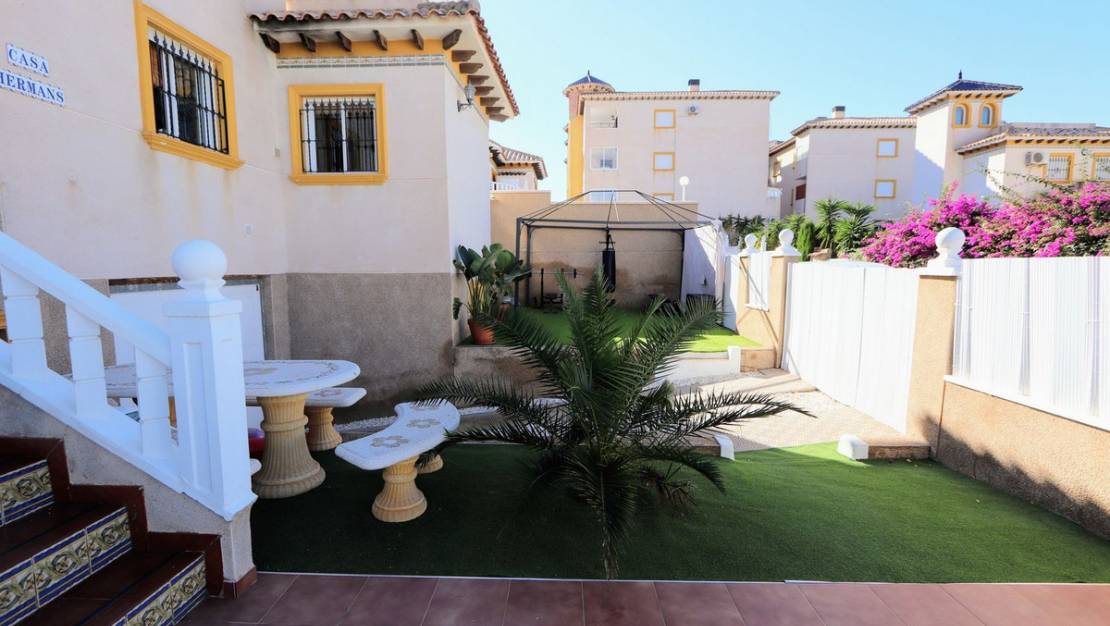Sale - Villa - Orihuela - Villamartin