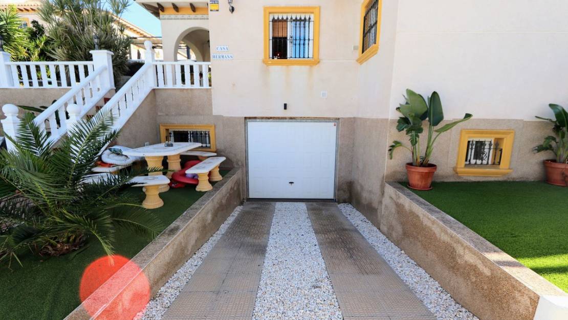 Sale - Villa - Orihuela - Villamartin