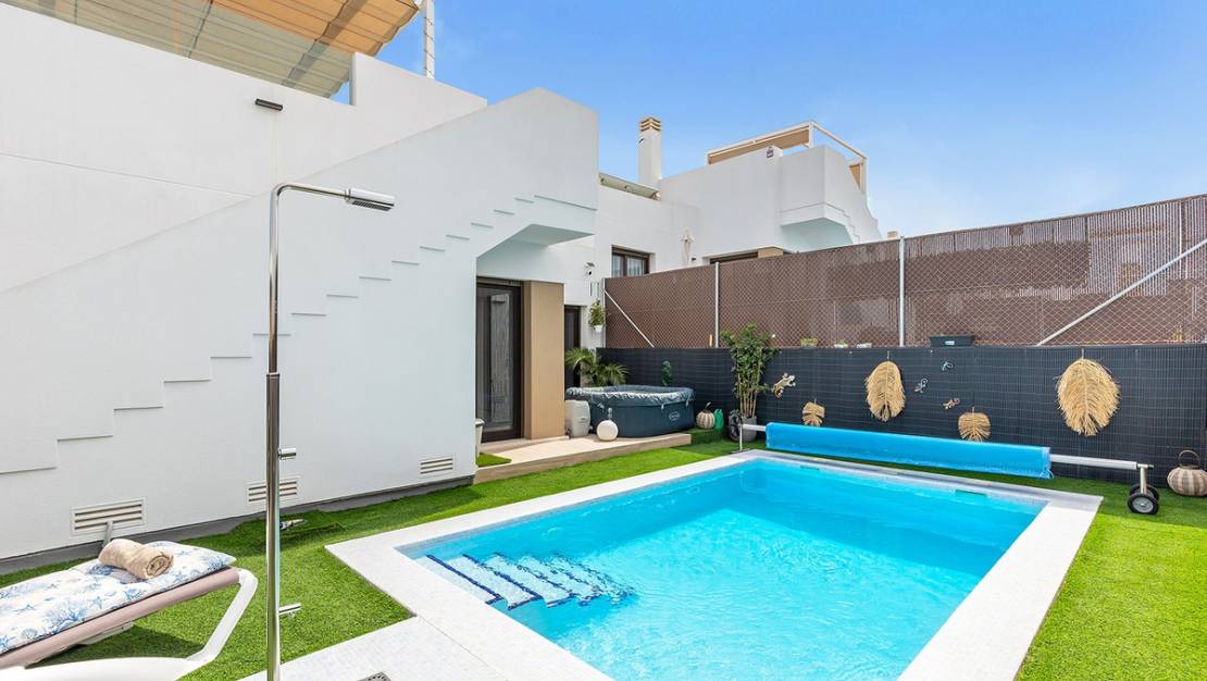 Sale - Villa - Orihuela - Vista Bella Golf