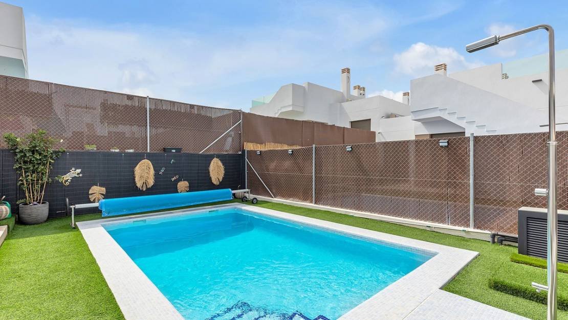 Sale - Villa - Orihuela - Vista Bella Golf