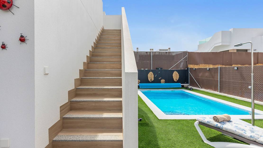 Sale - Villa - Orihuela - Vista Bella Golf