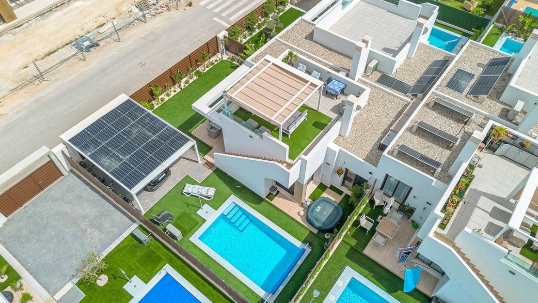 Sale - Villa - Orihuela - Vista Bella Golf