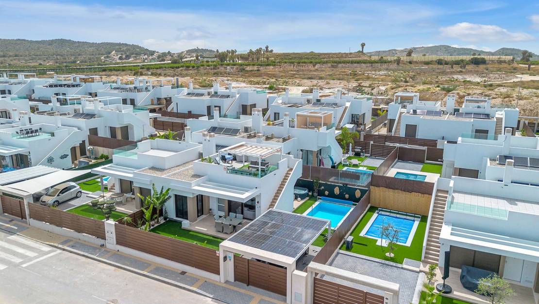 Sale - Villa - Orihuela - Vista Bella Golf