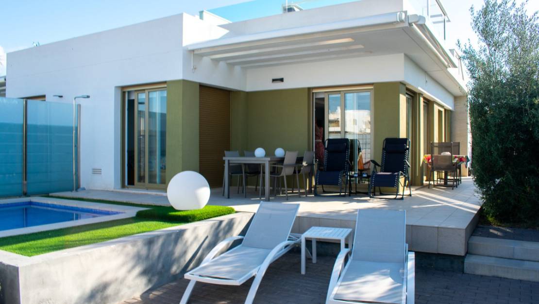 Sale - Villa - Orihuela - Vista Bella Golf