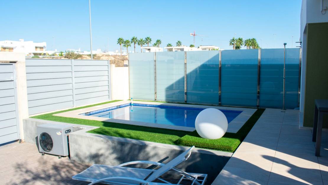 Sale - Villa - Orihuela - Vista Bella Golf