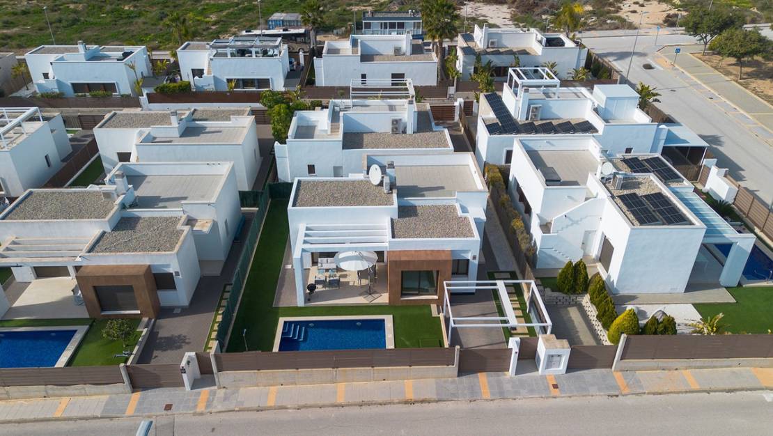 Sale - Villa - Orihuela - Vista Bella Golf