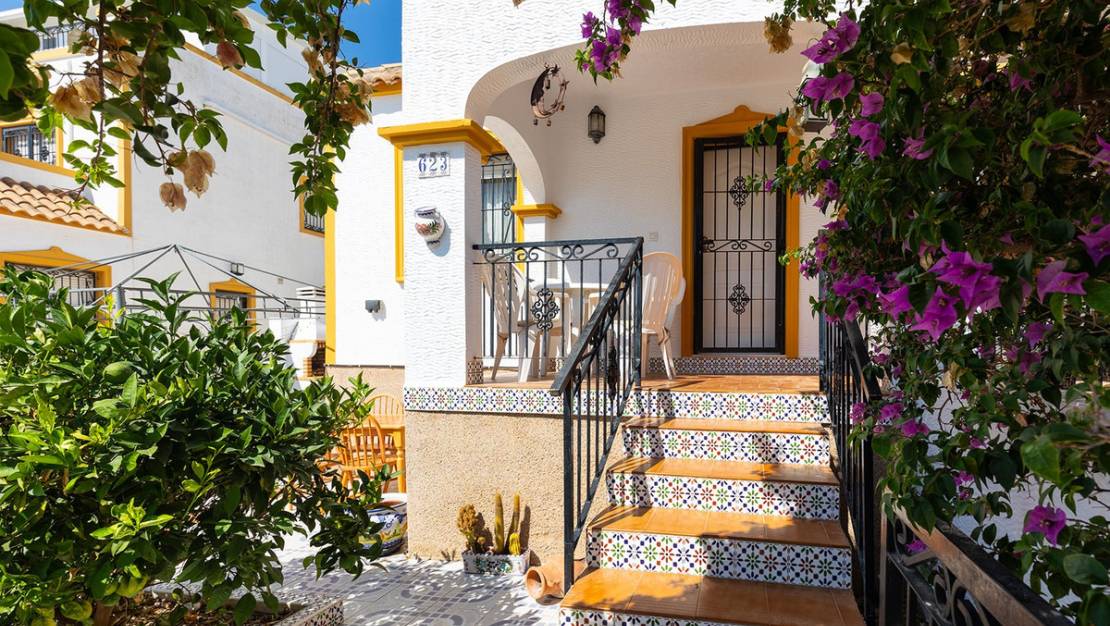 Sale - Villa - Orihuela - Vistabella Golf