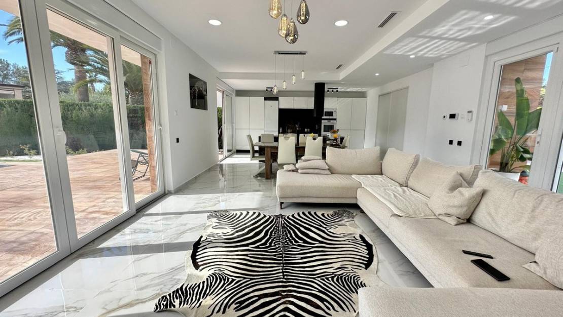 Sale - Villa - Petrel - Petrer