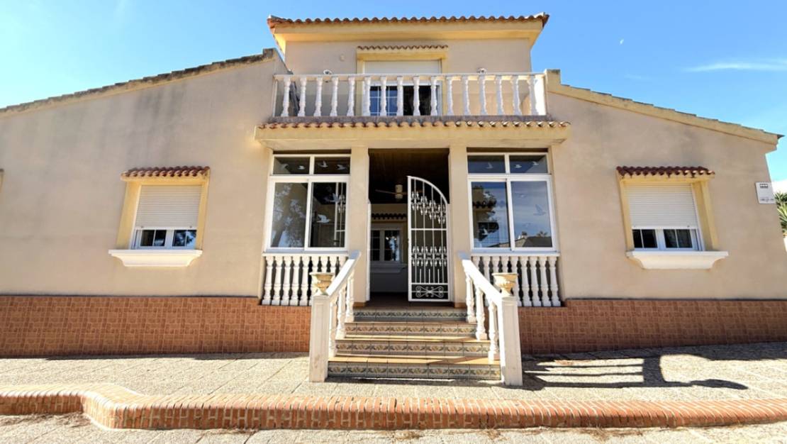 Sale - Villa - Pilar de la Horadada - Pilar de la Horadada Centro
