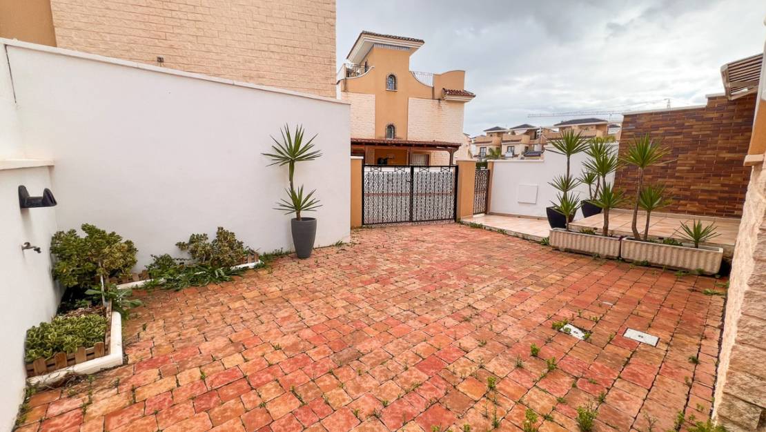 Sale - Villa - Pilar de la Horadada - Pilar de la Horadada Centro