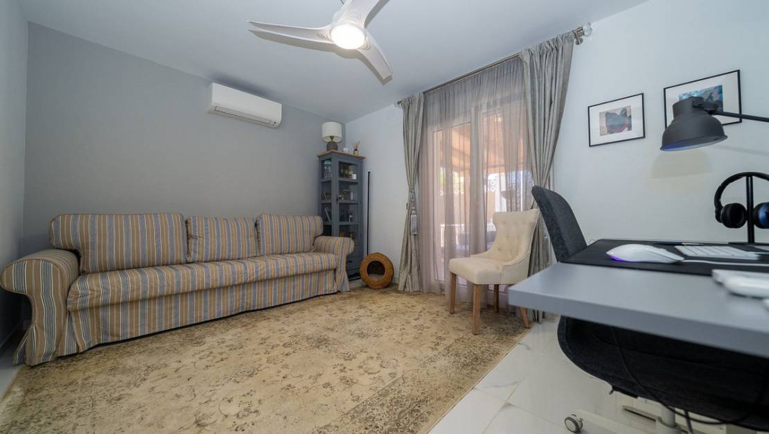 Sale - Villa - Pilar de la Horadada - Pilar de la Horadada Centro
