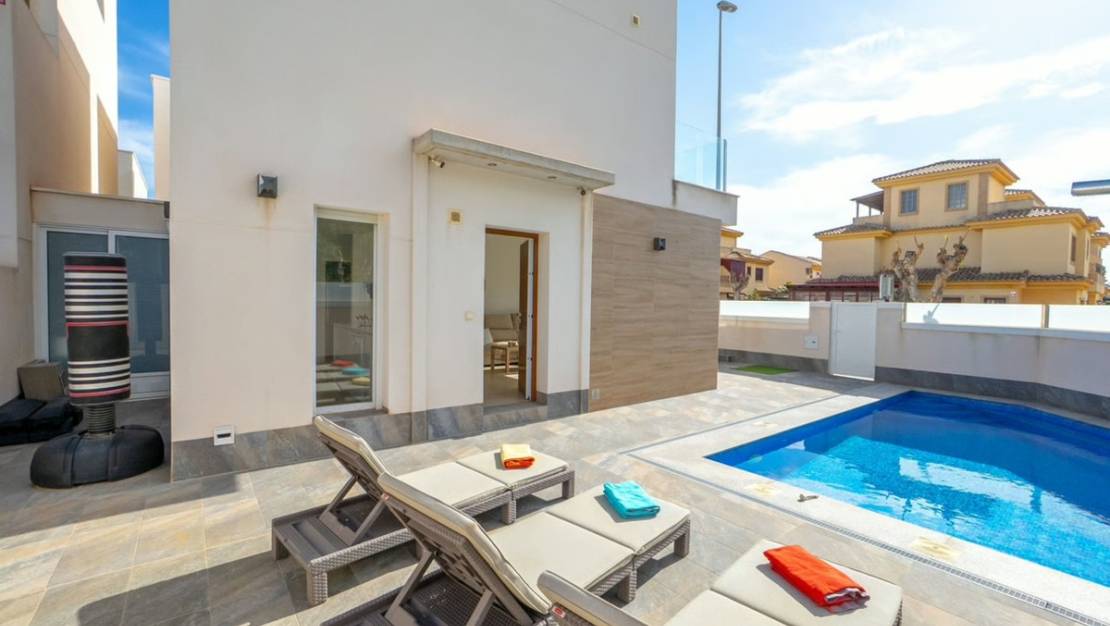 Sale - Villa - Pilar de la Horadada - Pilar de la Horadada Centro