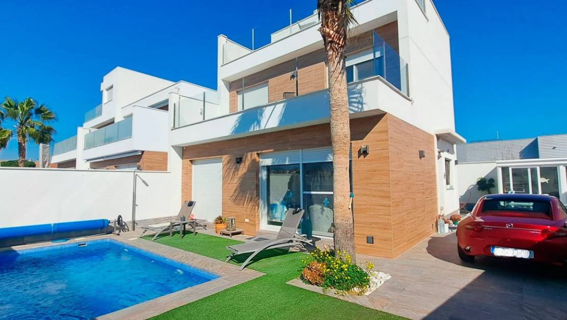 Sale - Villa - Pilar de la Horadada - Pilar de la Horadada Centro