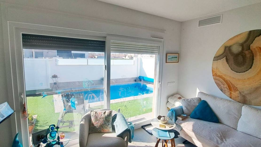 Sale - Villa - Pilar de la Horadada - Pilar de la Horadada Centro