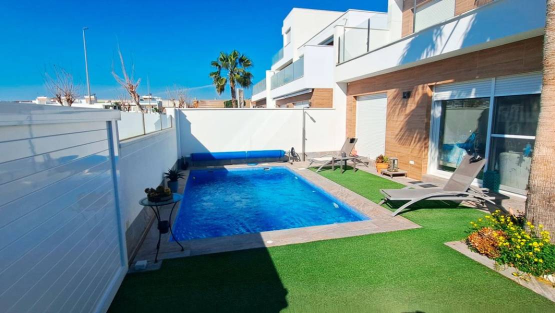 Sale - Villa - Pilar de la Horadada - Pilar de la Horadada Centro