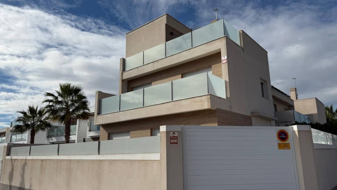 Sale - Villa - Pilar de la Horadada - Pilar de la Horadada Centro