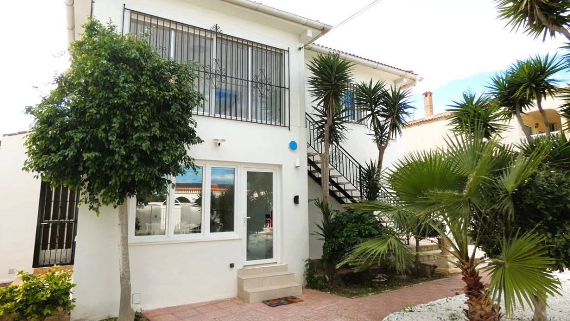 Sale - Villa - Pilar de la Horadada - Pinar de Campoverde