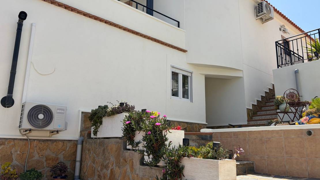 Sale - Villa - Pilar de la Horadada - Pinar de Campoverde