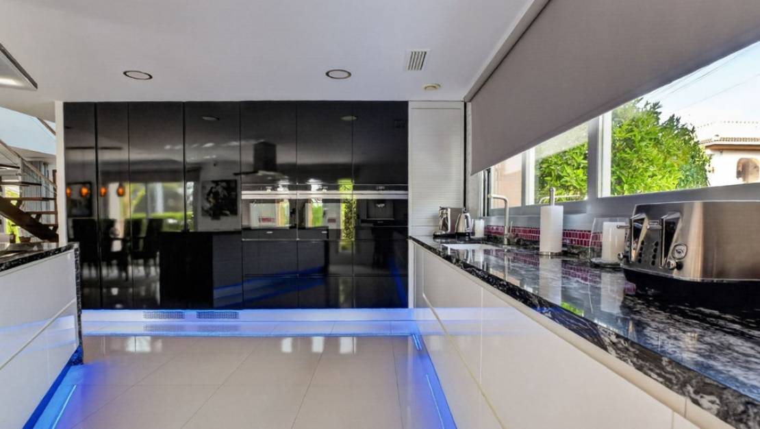 Sale - Villa - Pilar de la Horadada - Pinar de Campoverde