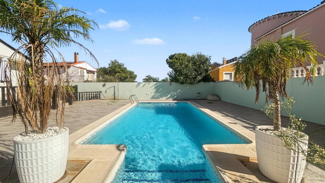 Sale - Villa - Pilar de la Horadada - Pinar de Campoverde