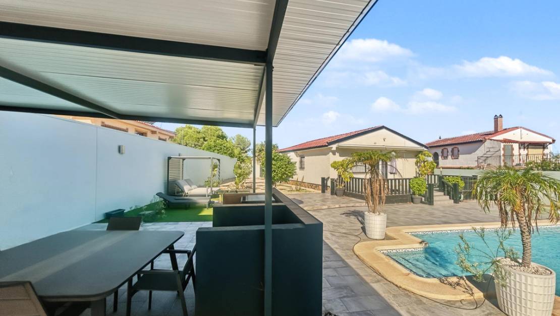 Sale - Villa - Pilar de la Horadada - Pinar de Campoverde