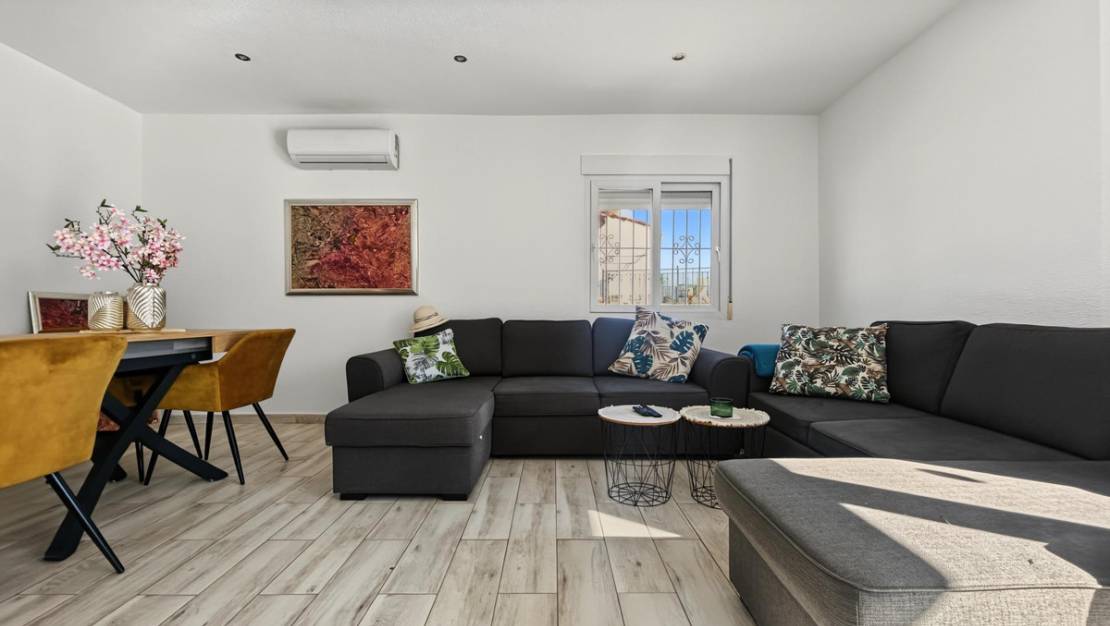 Sale - Villa - Pilar de la Horadada - Pinar de Campoverde