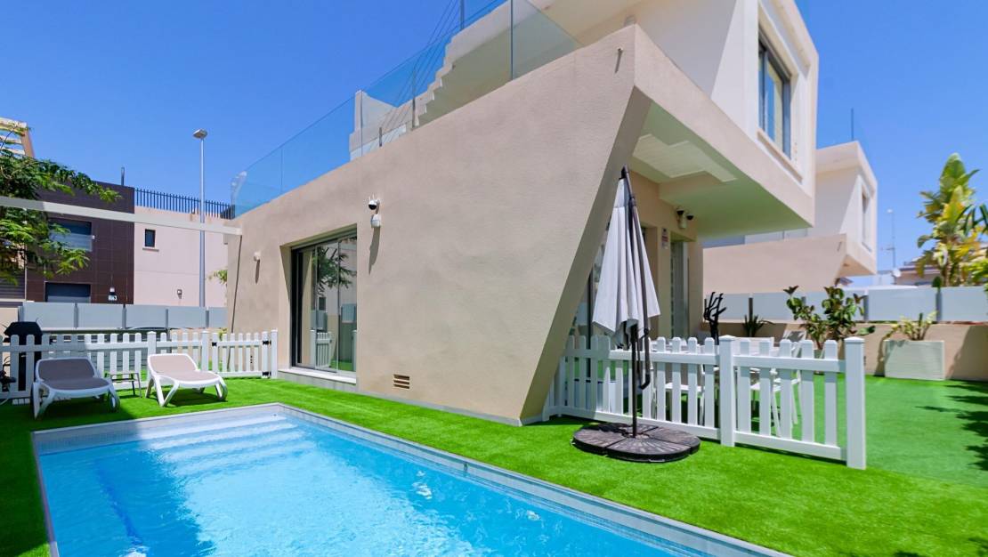 Sale - Villa - Pilar de la Horadada - Pueblo Latino