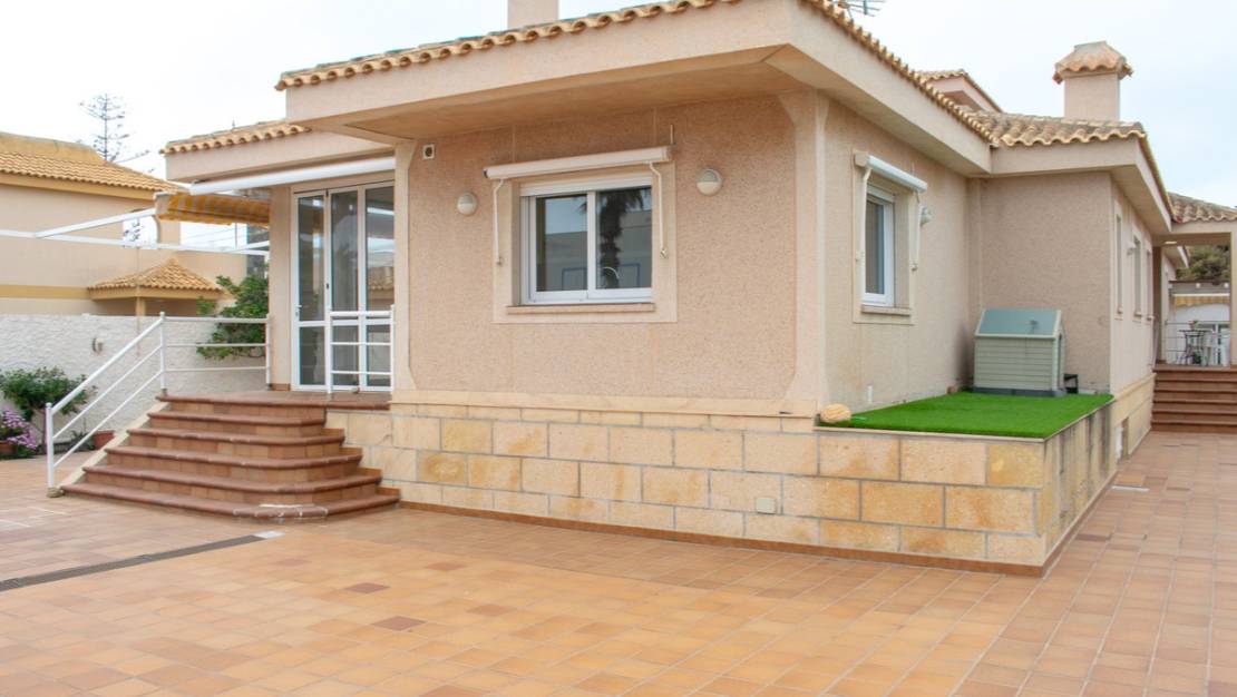 Sale - Villa - San Javier - La Manga Del Mar Menor