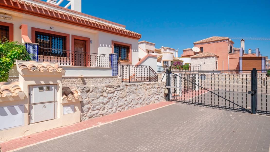 Sale - Villa - San Miguel de Salinas - san miguel