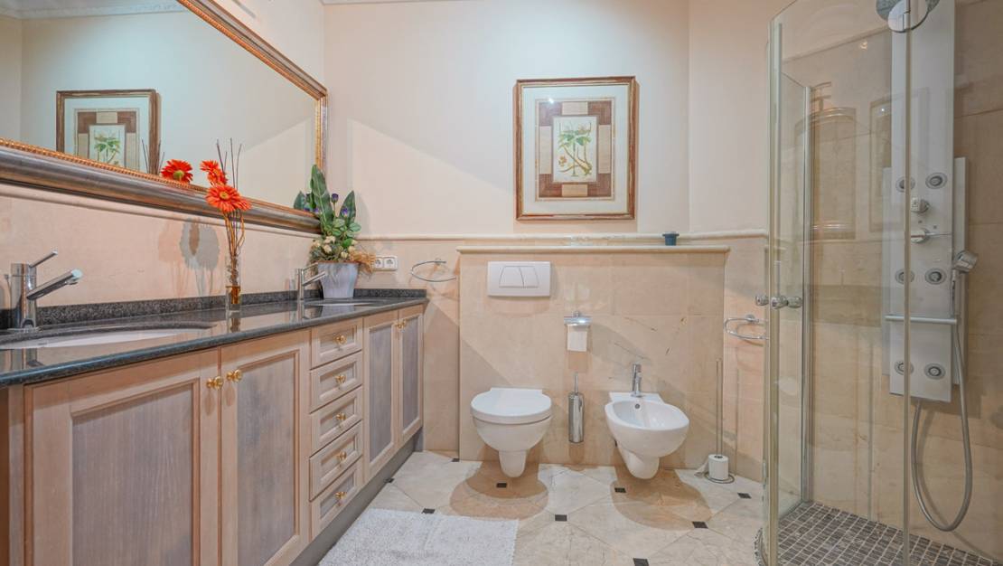 Sale - Villa - Sella