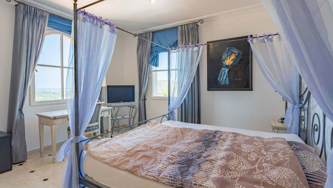 Sale - Villa - Sella