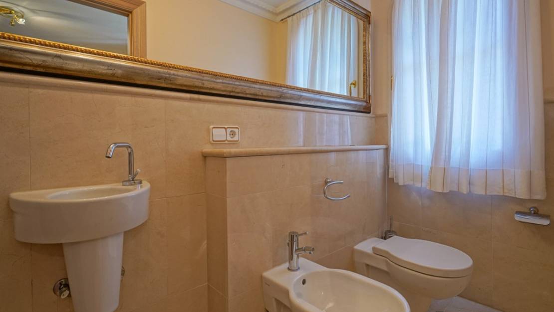 Sale - Villa - Sella