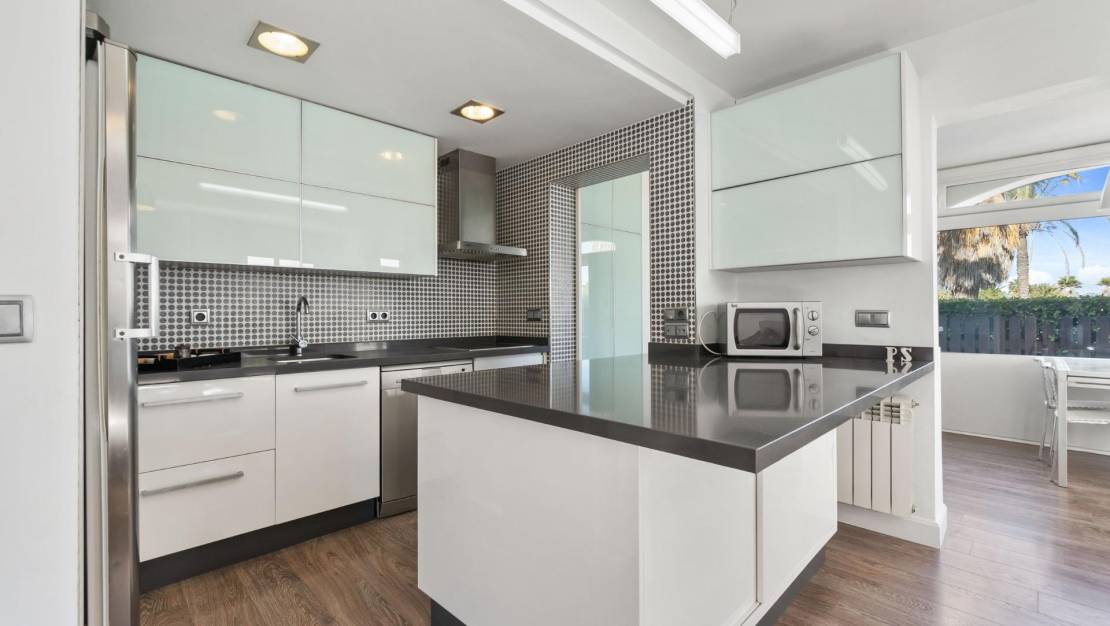 Sale - Villa - Torre - Pacheco - Roldán