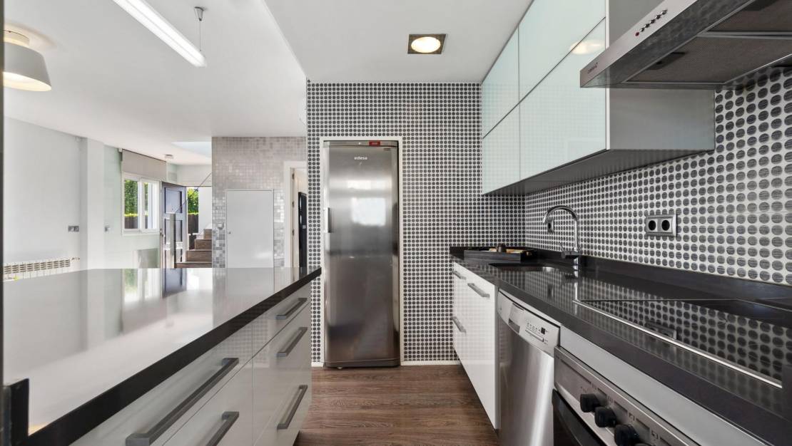 Sale - Villa - Torre - Pacheco - Roldán