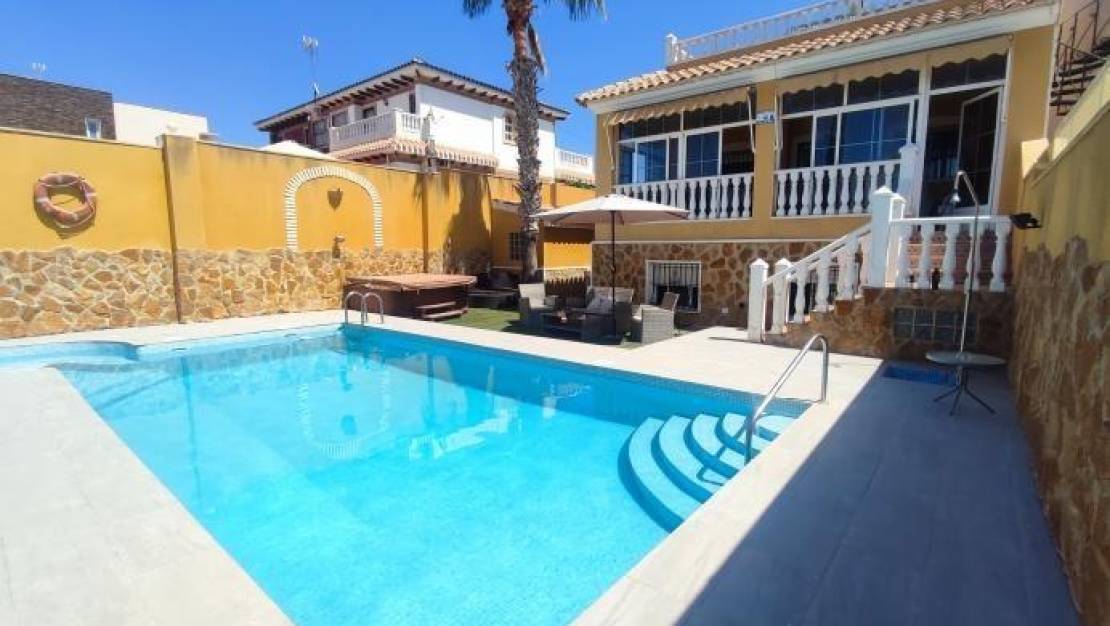 Sale - Villa - Torrevieja - Aguas nuevas 1