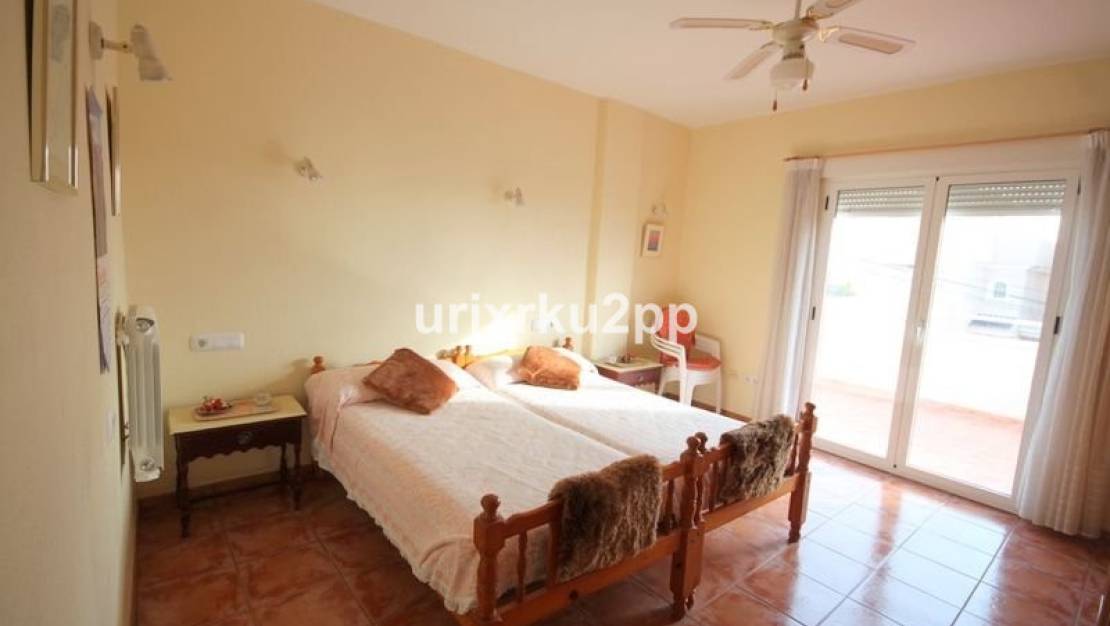 Sale - Villa - Torrevieja - Aguas Nuevas