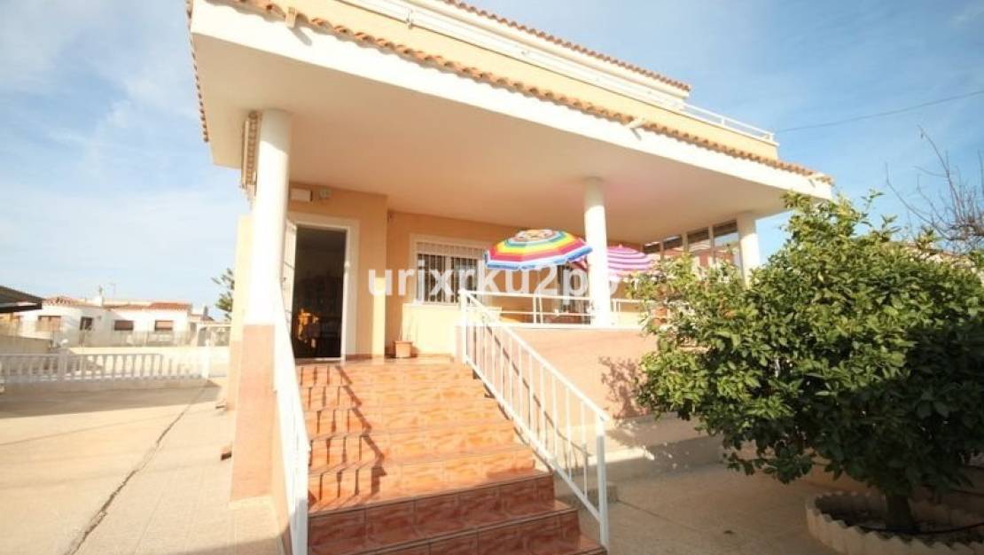 Sale - Villa - Torrevieja - Aguas Nuevas