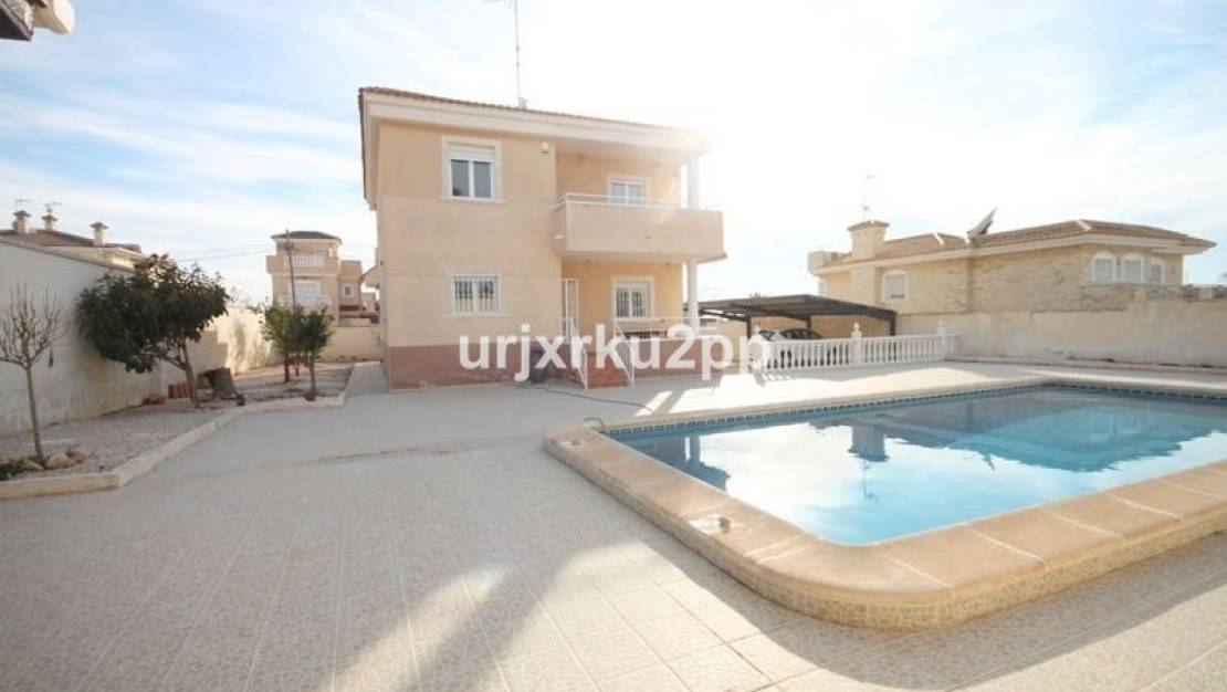 Sale - Villa - Torrevieja - Aguas Nuevas