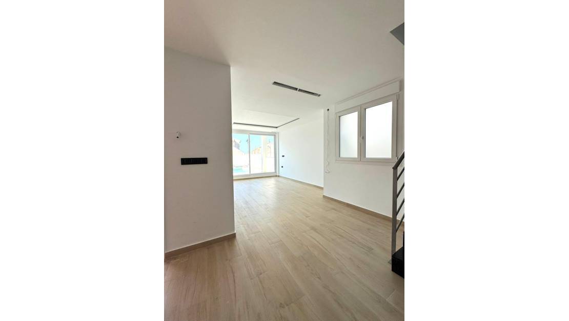 Sale - Villa - Torrevieja - Aguas Nuevas